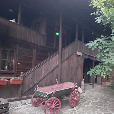 Guest Houses "Zlatna Oresha - Complex" Jeravna Exterior foto