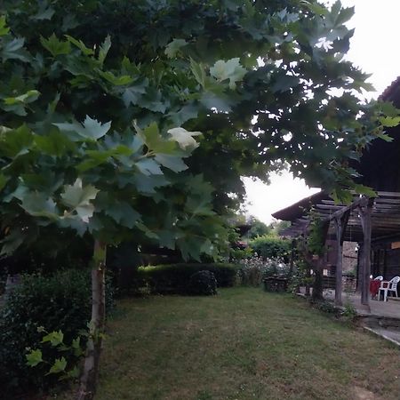 Guest Houses "Zlatna Oresha - Complex" Jeravna Exterior foto