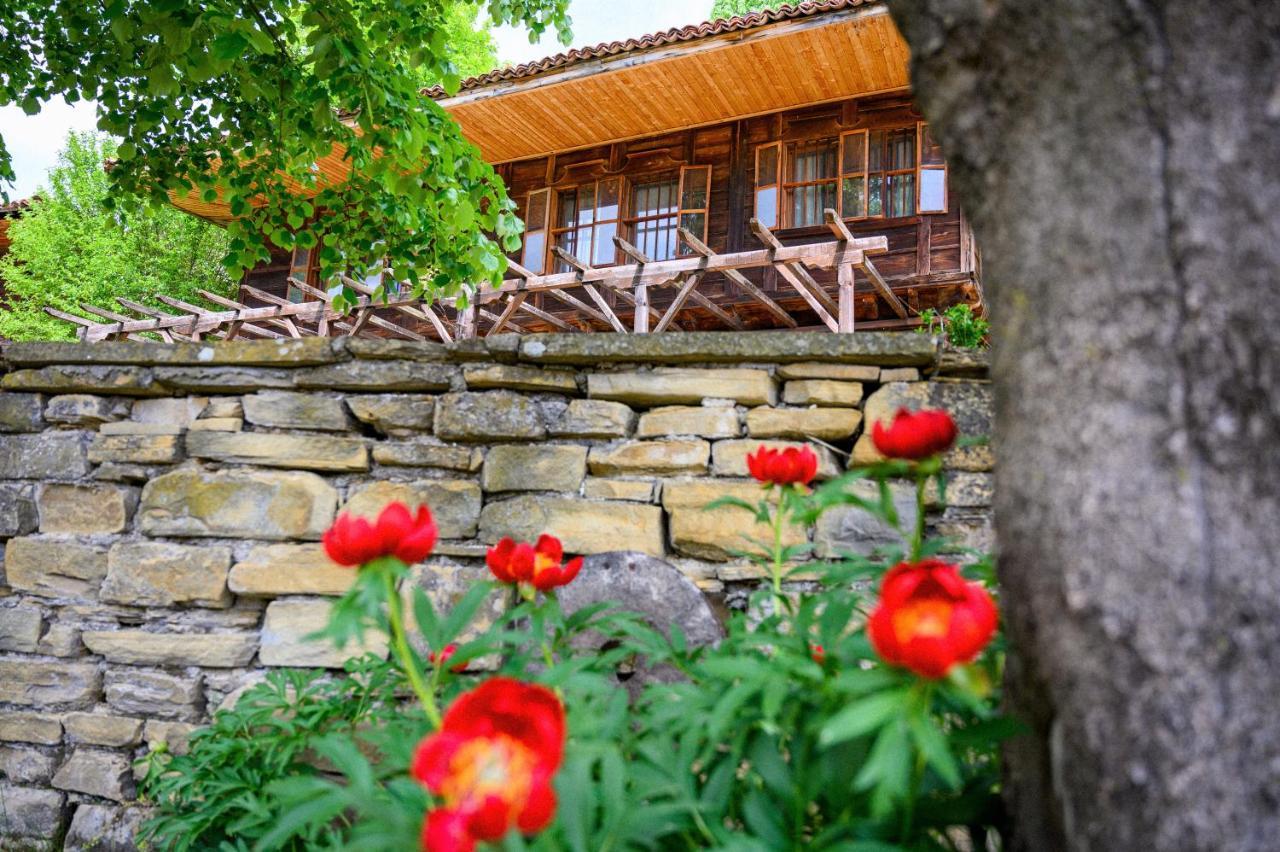 Guest Houses "Zlatna Oresha - Complex" Jeravna Exterior foto