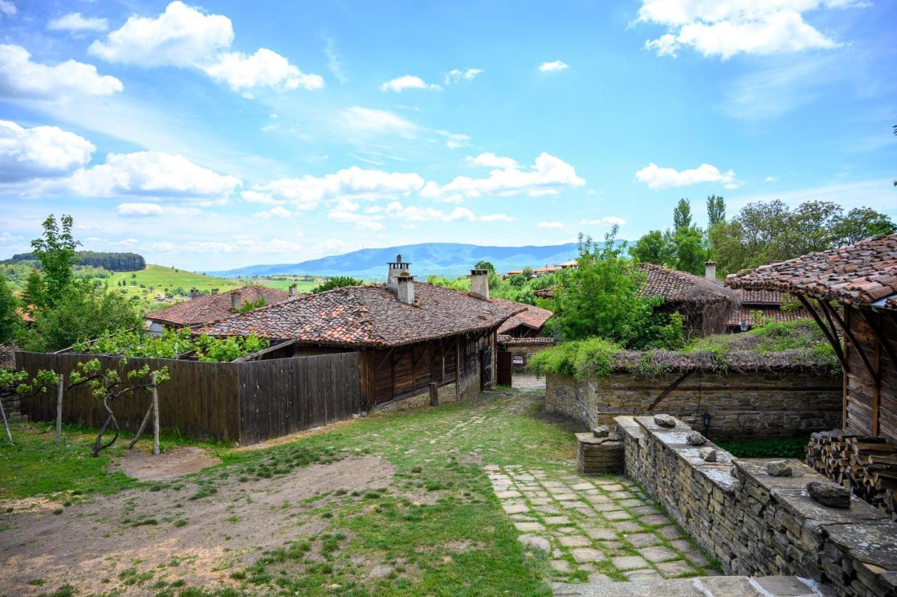 Guest Houses "Zlatna Oresha - Complex" Jeravna Exterior foto