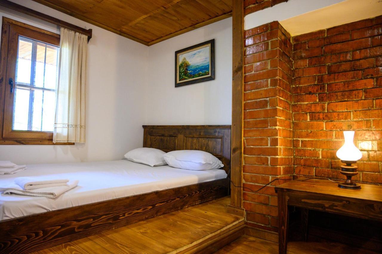 Guest Houses "Zlatna Oresha - Complex" Jeravna Exterior foto