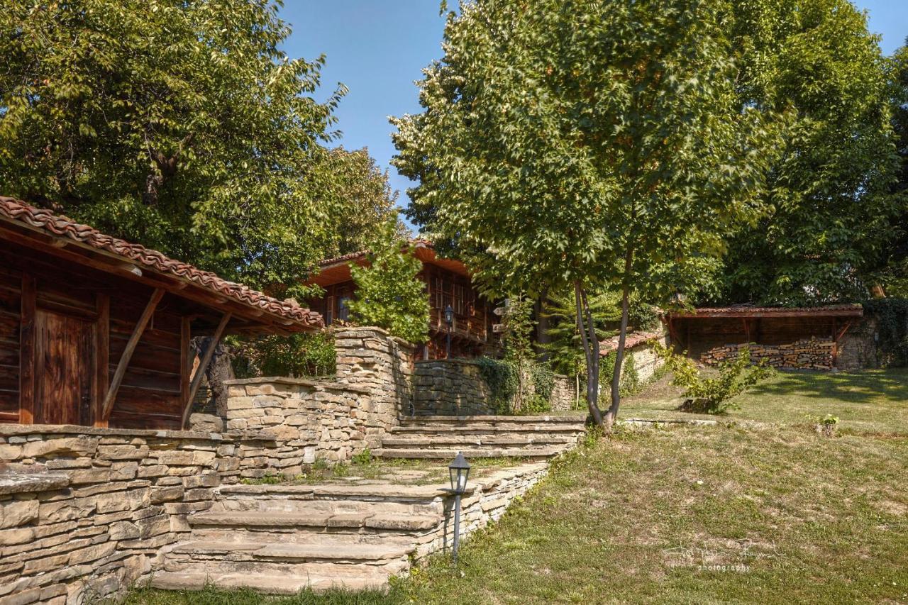 Guest Houses "Zlatna Oresha - Complex" Jeravna Exterior foto